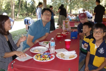 alumni picnic photo